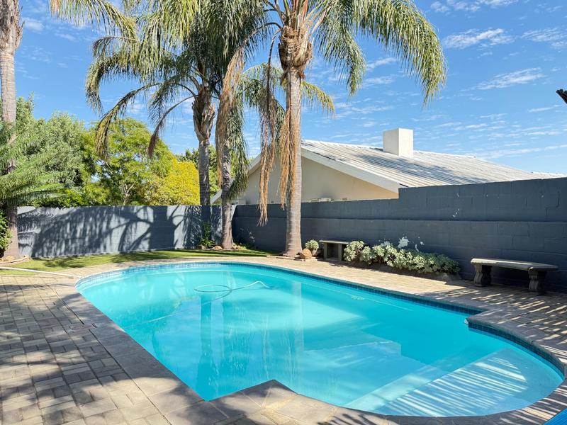 5 Bedroom Property for Sale in Amandelrug Western Cape